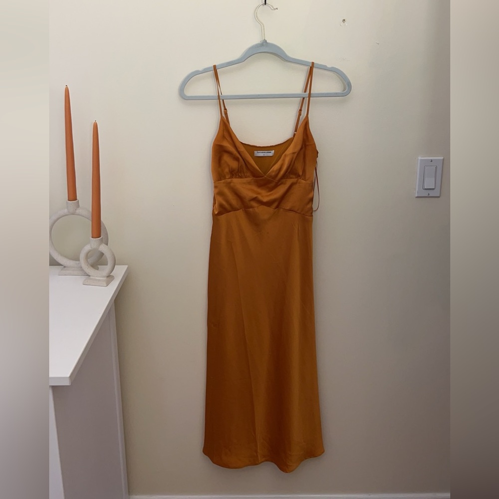 Fortunate One - VOICE IN MY HEART MIDI DRESS ORANGE size medium